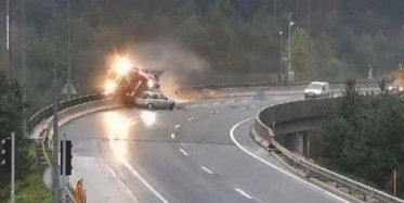 Slovenya'da TIR Köprüden Aşağıya Uçtu!