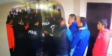 Altınordu Teknik Direktörü Eroğlu'na, Eski Oyuncusu Saldırdı!