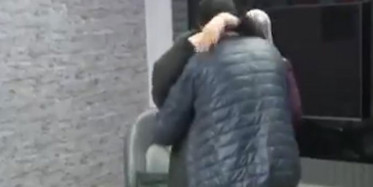 HDP Önünde Oturma Eylemi Yapan Babaanne Torununa Kavuştu