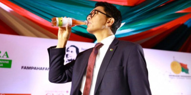 Madagaskar Cumhurbaşkanı Coronavirüs İlacı İçti