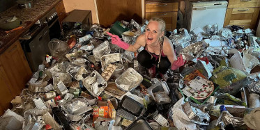 6 yıldır temizlenmeyen mutfağı pırıl pırıl yaptı: Sosyal medya fenomeni Katarina küflü mutfakları ücretsiz olarak temizliyor!