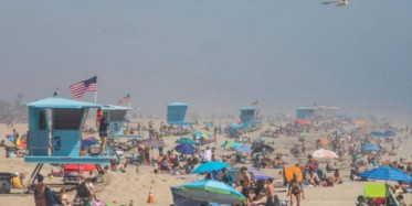 ABD'de Halk, Plajlara Akın Etti