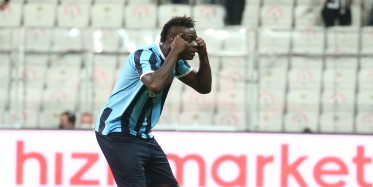 Adana Demirspor'un Golcüsü Mario Balotelli Düğünde Çiftetelli!