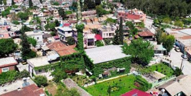 Adana’daki Köprüköy Camii, Baharın Gelmesiyle Tekrardan Sarmaşıklarına Kavuştu 