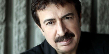 Ahmet Selçuk İlkan Rakamlarla Şiir Okudu
