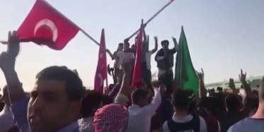 Akçakale'de Halk Tel Abyad'ın Kotrol Altına Alınmasının Ardından Kutlama Yaptı