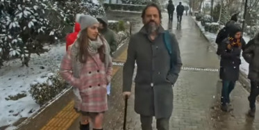 Zeynep ve Ateş At Yarışına Gider