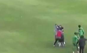 Uçan Tekme Atan Futbolcuya Tarihi Ceza