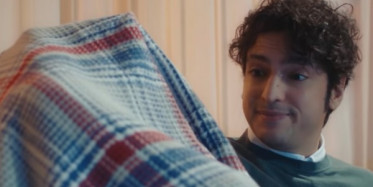 Ali ve Nazlı Evde Film İzliyor