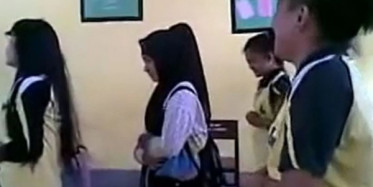 Namaz Kılarken Yaptıkları Hareket Şoke Etti!