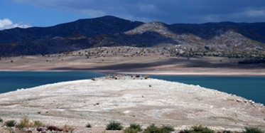 Almus Baraj Gölü'nün Sularının Çekilmesiyle 55 Yıllık Köy Ortaya Çıktı