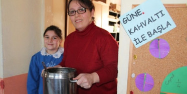 Köy Okulunda Çocukların İçini Isıtan Sınıf Öğretmeni