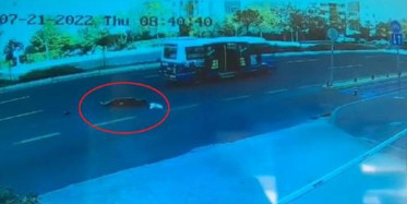 Ankara'da kapısı açık minibüsten yolcu düştü! Hayati tehlikesi devam ediyor!