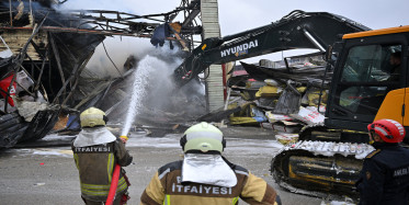 Ankara’da korkutan yangın: Sanayi alevlere kapıldı!