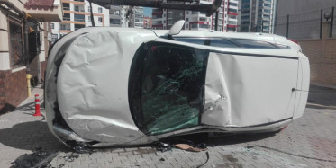 Ankara'da Pedalları Karıştıran Sürücü Duvardan Uçtu
