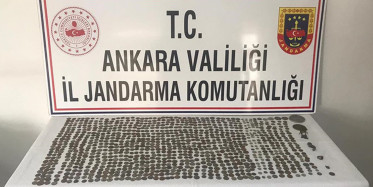 Ankara’da Tarihi Eser Operasyonu: 1016 Sikke, At Heykeli ve Yüzük Ele Geçirildi