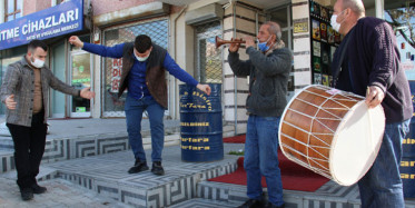 Ankaralı Esnafın Davullu Zurnalı Normalleşme Sevinci