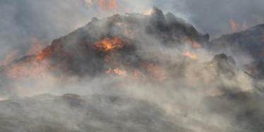 Antalya’da Moloz Yangını Paniğe Neden Oldu! Gökyüzü Dumanla Kaplandı