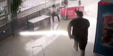 Antalya'da Rüzgarın Getirdiği Felaket Böyle Yansıdı