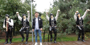 Apple'in Yeni Yüzü Trabzonlu Mustafa Mert Topal!