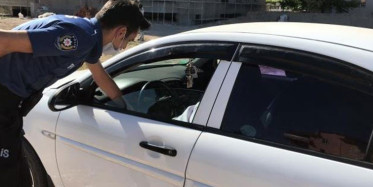 Hava Sıcak Dedi Pantolonunu Çıkardı!