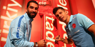 Arda Turan'dan Güldüren Emre Belözoğlu Taklidi