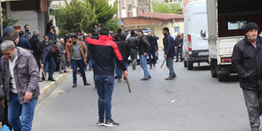 Arnavutköy'de Kısıtlama Gününde Taşlı, Sopalı Kavga