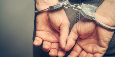 Arnavutköy'de Soyunarak Polise Direnen Hırsız Kadınlar