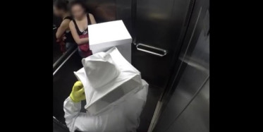 Asansörde Yapılmış En İyi Şaka