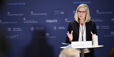 Aşının Kullanımının Durdurulduğunu Açıklarken Bayıldı!