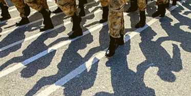 Askerlik Kanunu Meclis'ten Geçti, 130 Bin Asker Terhis Olacak