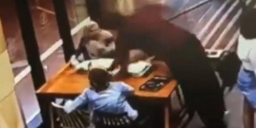 Avustralya'da Müslüman Kadına ırkçı saldırı