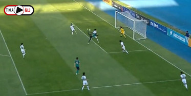 Avustralya'da U23 takımında forma giyen Alou Kuol sahalarda ender görülen gollerden birine imzasını attı