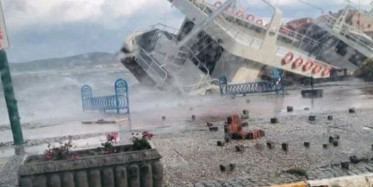 Ayvalık’ta Çıkan Şiddetli Fırtınada Tekneler Battı