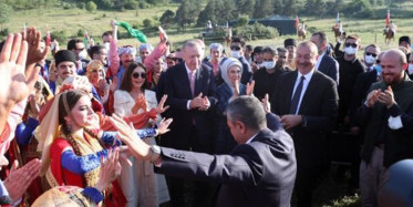 Azerbaycan'da Cumhurbaşkanı Erdoğan’a Gösteriler Düzenlendi