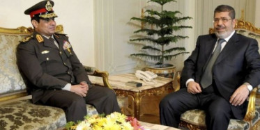 Darbeci Sisi'nin Mursi'ye Bağlılık Yemini Ettiği Anların Görüntüleri Ortaya Çıktı