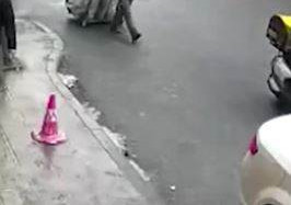 Başına Buz Sarkıtı Düşen Adam Yaralandı