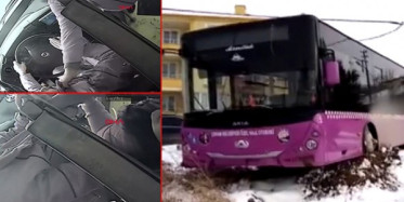 Halk Otobüsü Seyir Halindeyken Sürücü İle Yolcu Birbirine Girdi