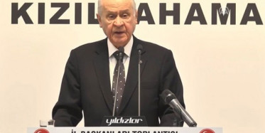 MHP Lideri Devlet Bahçeli Prompter'ın Azizliğine Uğradı