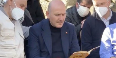 Bakan Soylu annesi Servet Soylu için Yasin Suresi'ni okudu