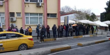 İstanbul'da Coronavirüs Testi Kuyruğu