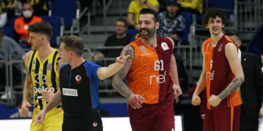 Basketbolda Galatasaray Nef'in, Fenerbahçe Beko'yu yenmesi sonrası sarı kırmızılıların paylaşımı gündem oldu!