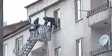 Elazığ'da Çökme Riski Olan Bir Bina Boşaltıldı!	