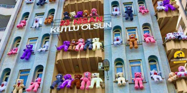 Batmanlı Çocukları Sevindiren 23 Nisan Sürprizi