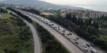 Bayram Tatili İçin Tatile Çıkanlar TEM'de Yoğunluk Oluşmasına Neden Oldu