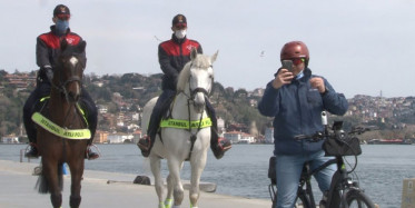 Bebek'te Atlı Polislerin Koronavirüs Denetimi Havadan Görüntülendi