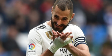 Karim Benzema'nın Engelli Bir Çocuğu Mutlu Ettiği Anlar