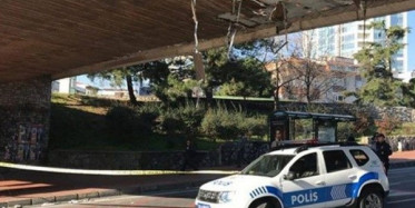 Beşiktaş'ta Üst Geçide Vinç Çarptı