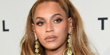 Beyonce Dekolteli Paylaşımıyla Olay Yarattı