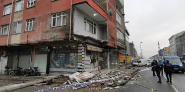 Sultangazi'de Bina Çöktü!